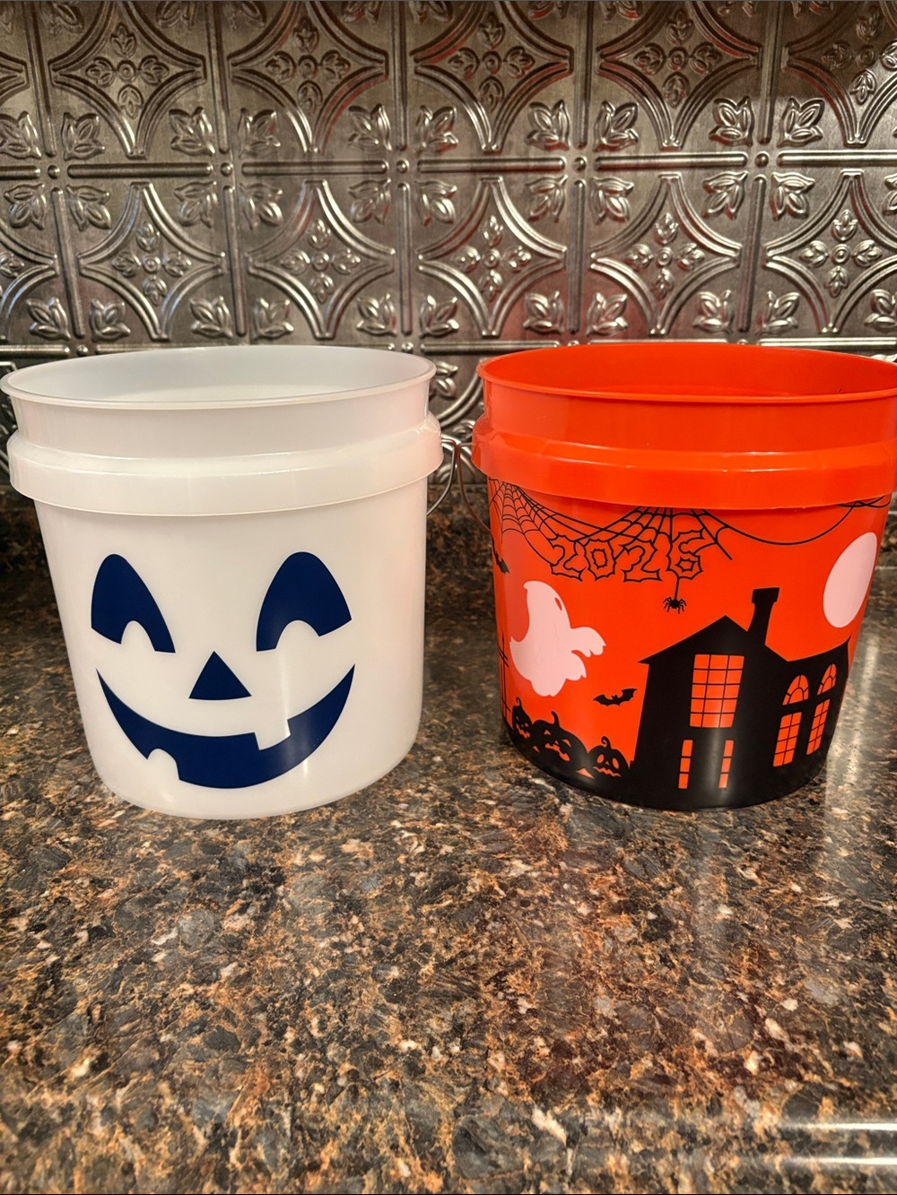 🎃👻Halloween Candy Buckets - White Jack-O'-Lantern & Orange Haunted House 👻🎃